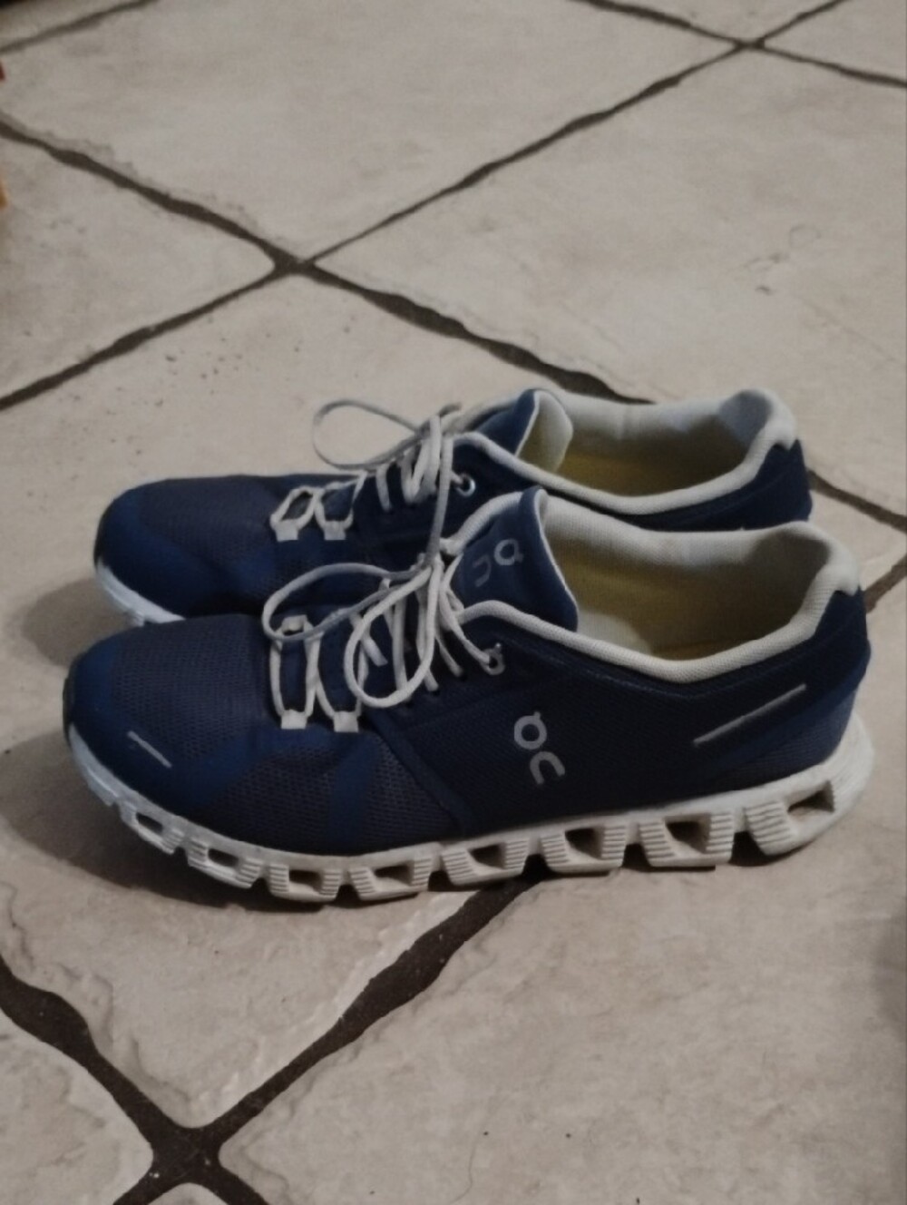 Women's On cloud Sneakers 9.5 - Picture 2 of 5